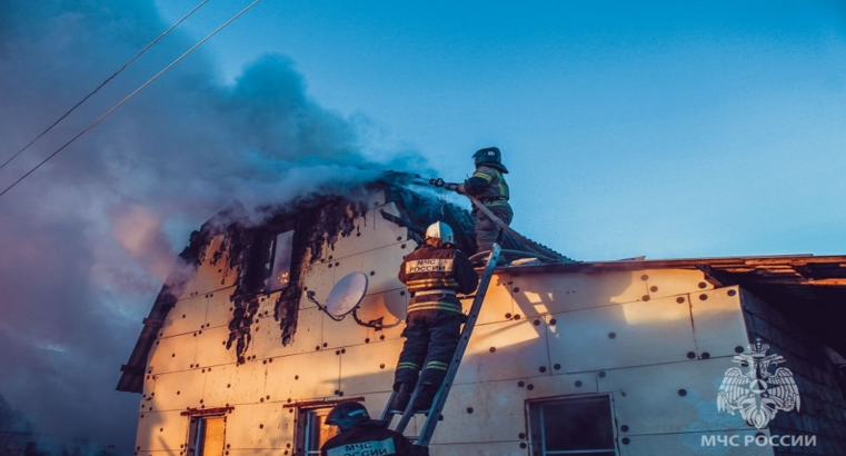 НАПОМИНАНИЕ О ПОЖАРНОЙ БЕЗОПАСНОСТИ В БЫТУ В ЗИМНЕЕ ВРЕМЯ ГОДА